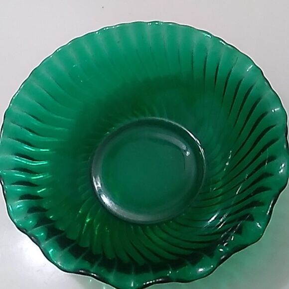 Vintage Emerald Green Bowl - Picture 1 of 3